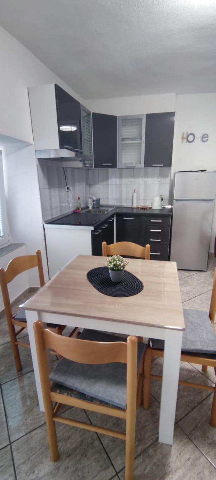 Apartmani Oreskovic Кустичі Екстер'єр фото